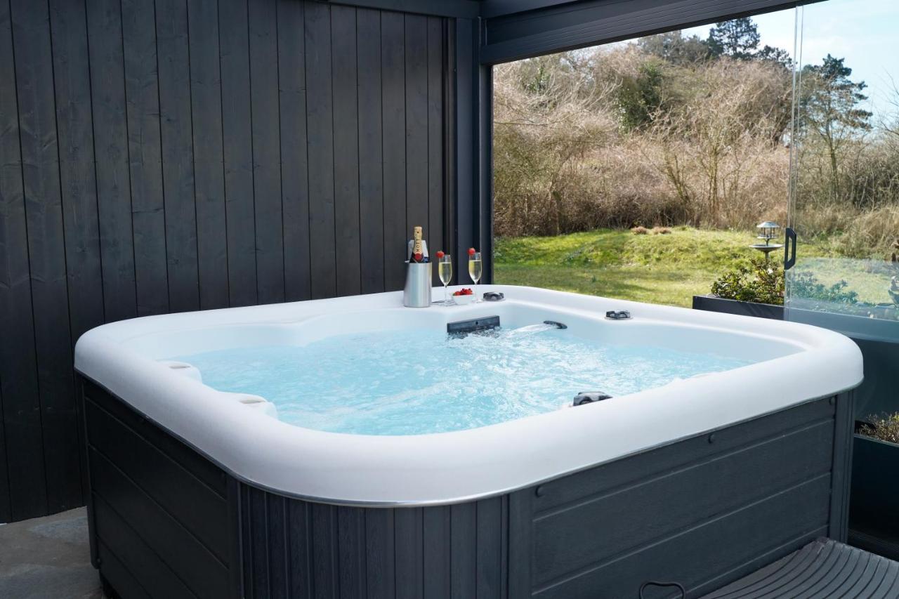 B&B Het Duinhuisje Met Jacuzzi, Gratis Parkeren, 2 Fietsen Te Leen, Airco Zandvoort Exterior foto