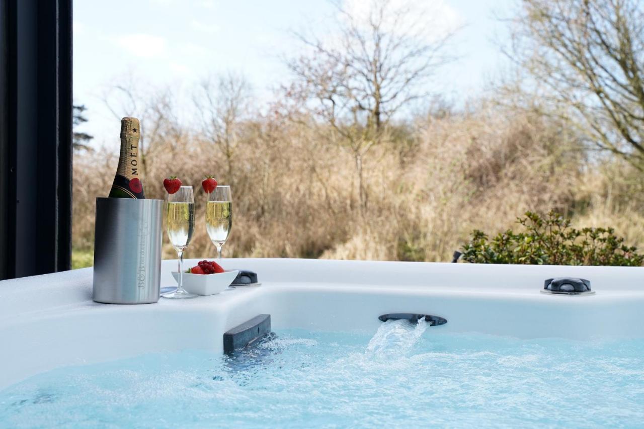 B&B Het Duinhuisje Met Jacuzzi, Gratis Parkeren, 2 Fietsen Te Leen, Airco Zandvoort Exterior foto